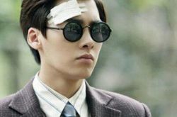 演员李易峰唱过的所有歌曲 麻雀开启间谍模式引燃剧场 