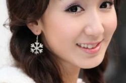 胡一菲萌照吸人眼球 娄艺潇近日加盟《一年级》 