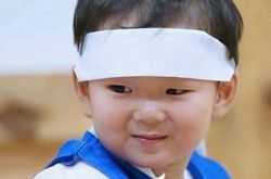 超人回来了宋民国好可爱 收视最高一分钟既然是裸奔 