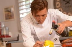 谢霆锋的宠物鸭子在十二道锋味成名 第二季再养奶牛 