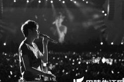 墙外的风景歌词欣赏 看透荒芜之后的坦然接受 