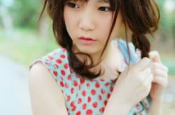 盘点歌手本兮所有的歌 凭借《run away》进入歌坛 