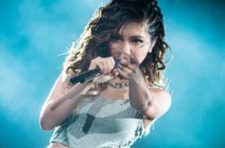 邓紫棋新歌画好评如潮 唱腔婉转旋律优美受热捧 