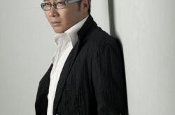 根据两只蝴蝶改编的两只乌龟 庞龙说此歌曲改编得很低俗 