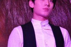 陈翔综艺节目《偶滴歌神啊》变身老中医 特别发明陈氏鉴音法 