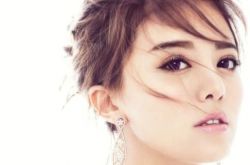 阿兰唱的千里之外融入多种元素 惊艳众人 