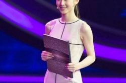 奶茶妹妹主持最强大脑全程英文采访 其主持功力曾遭质疑 