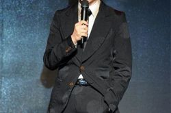 爱你痛到不知痛歌词赏析  配合二胡更显侠骨柔情 