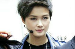 山河故人歌曲欣赏 李宇春动人的歌声与MV画面相得益彰 