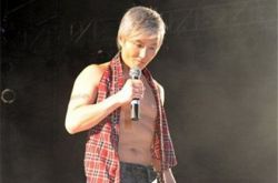 欣赏周启生anna歌词 体会其悲伤情感 