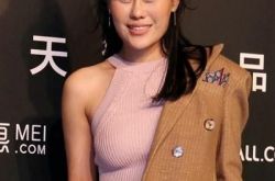 袁娅维滚滚红尘歌曲赏析 以悲天悯人的旋律来唱尽世间情怀 