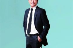 徐乃麟主持的节目叫什么？ 模仿萧亚轩效果十足 