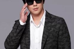 萧煌奇偷走歌曲赏析 唱的是分手后的落寞 