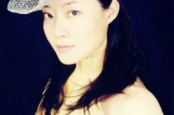 张咏荷歌曲《微笑》欣赏 歌声表达希望爱情长久的心愿 