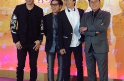 温拿乐队演唱会2016开唱 合体演唱引起全场爆满 