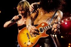 枪炮与玫瑰23年后重聚舞台 孙燕姿将翻唱枪花成名曲 