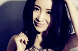 斯琴格日乐歌曲《请到蒙古草原来》 表达对草原深深的思念 