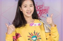 音乐才女钟颖唱的英文歌 使她成功晋级并得到好评 