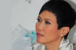 陈洁灵为了明天赏析 歌词青春就像花瓣一片片剥落的无奈 