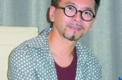 《毒药》黄中原歌曲赏析 唱出将情人比作毒药自己上瘾的爱情 