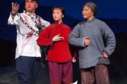 高玉倩京剧红灯记走进乐山 创排50周年纪念 