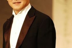 韩磊飞歌曲赏析  讲述的是在国家最危难时特工麻雀等的故事 