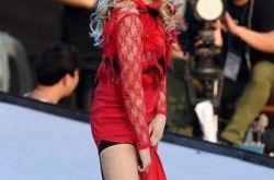 曹圭贤穿女装韩综艺超美 首尔演唱会扮《冰雪奇缘》公主艾莎 