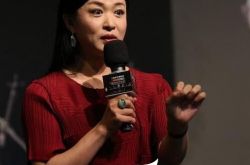 金星演过的话剧视频引热议 首次饰演“母狗”一角色 