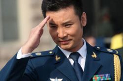 歌曲儿行千里刘和刚演唱 青哥小王子用歌声演绎母子之情 