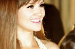 塔塔杨歌曲有哪些？ 出道短短一年一举获得曼谷报界 