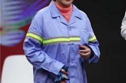 《一年级》蔡明突袭  化身清洁工操心陈建斌家事 