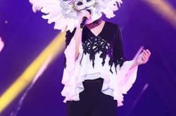 寇乃馨前男友为何逃婚 《我要上蒙面》惊艳开唱 