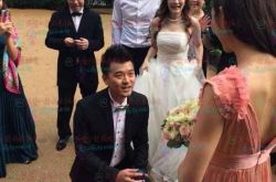 张戈求婚王鸥现场照片曝光 二人热吻非常浪漫