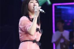 杨钰莹最近参加的节目叫什么？ 与阿姨尴尬撞衫 