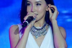 黄玲嗨歌《High歌》欣赏 高昂激越营造强大的听觉磁场 