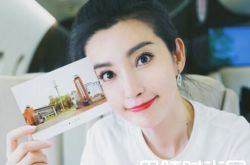 少女感十足 自从有了小17岁男友,44岁的她越活越年轻……