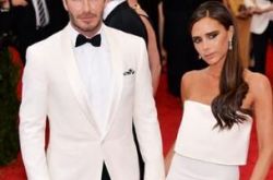 贝克汉姆婚姻亮红灯 与老婆维多利亚分居有几任妻子遭扒