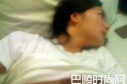 少女被偷拍16G不雅照 私处被看光浑然不知