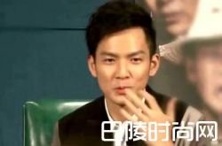 钟汉良晒素颜自拍 被爆隐婚4年老婆是谢易桦