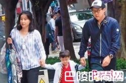 郭晶晶产后首次现身 素颜装扮似大妈