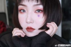 黑暗系女神张艺雯多大了？个人资料年龄及微博照片