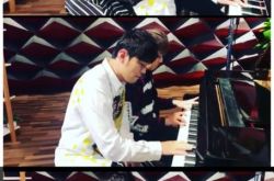 《不能说的秘密》11年了 周杰伦升级版四手联弹