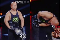 《加油！向未来》林志颖只轻按额头 中国第一大力士拼死站起不来