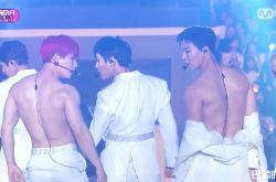 MAMA喷鼻血性感演出TOP10 Jimin撕爆上衣泫雅当众接吻