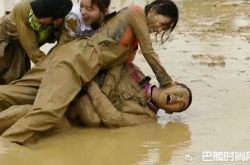 王彦霖被佘诗曼按泥里怎么回事