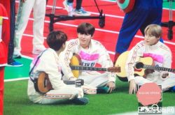 韩3实力派男偶像竟带吉他到《偶运会》唱歌