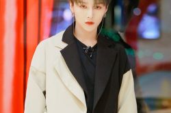 《青春有你2》刘雨昕长发超短热裤 辣爆美炸啦