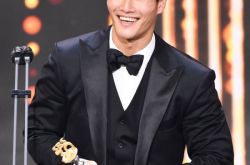 金钟国《SBS 演艺大赏》大赏 完整获奖名单曝光