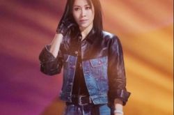 那英《浪姐2》大秀舞技 肢体僵硬跳到心虚笑场