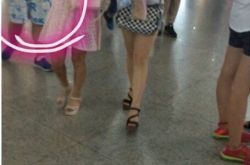 小色狼!南京15岁男孩地铁咸猪手 熟练猥亵多名女子